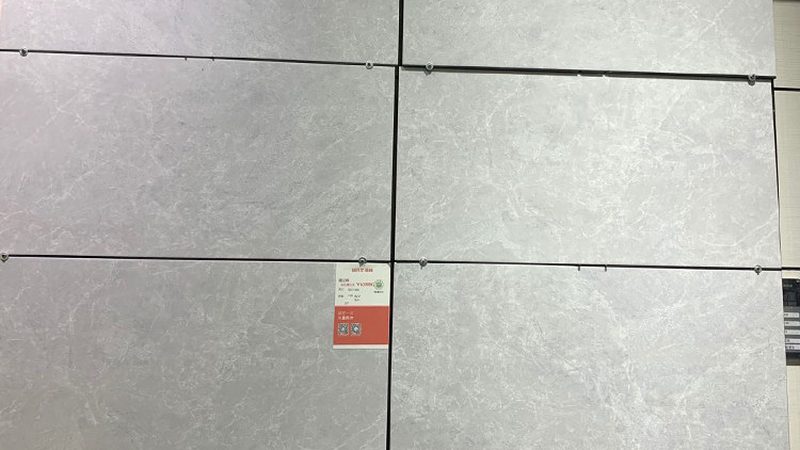 瓷砖仓储空间应具备以下条件：